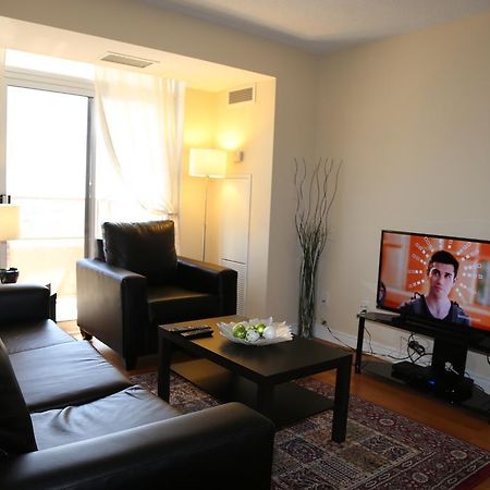 Duke Furnished Suites - Mississauga City Centre Екстер'єр фото