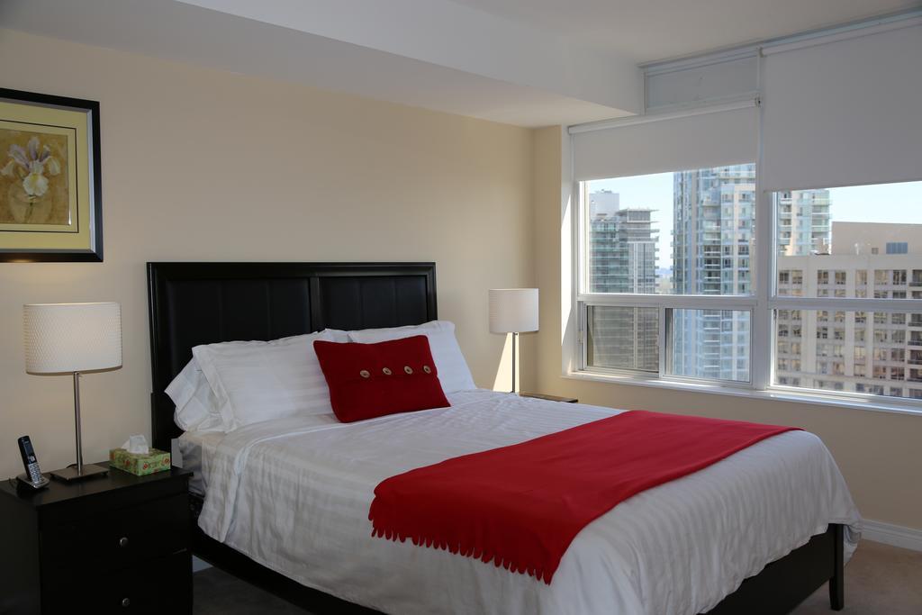 Duke Furnished Suites - Mississauga City Centre Номер фото